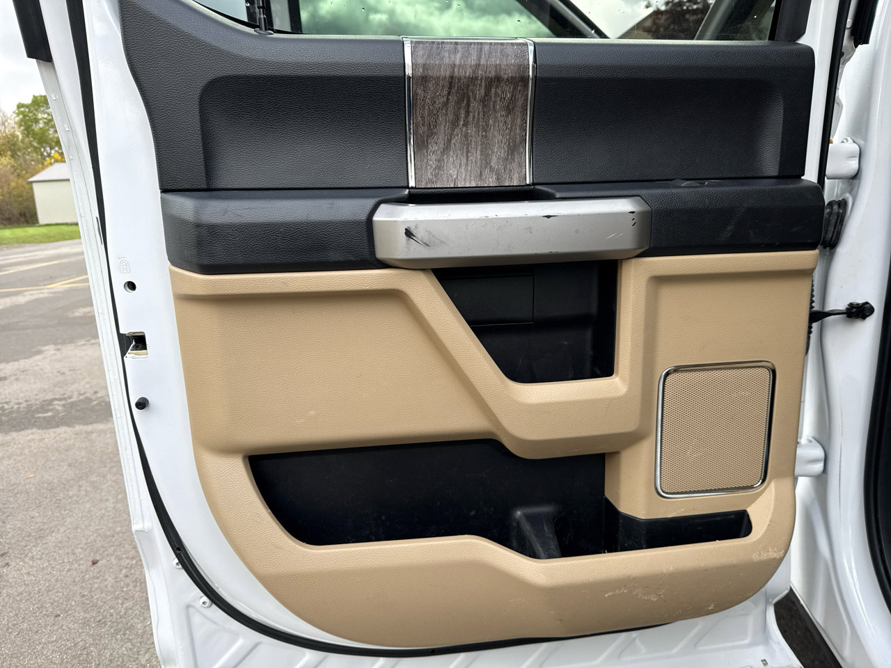 Used 2017 Ford F350 Lariat w/ Snow Plow Prep Package image 21