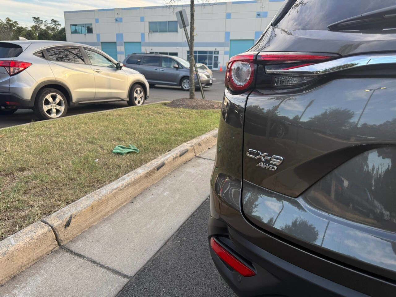 Used 2019 MAZDA CX-9 Touring w/ Touring Premium Package image 9
