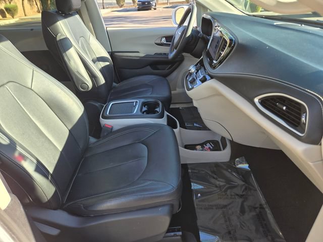 Used 2022 Chrysler Pacifica Touring-L FWD image 22