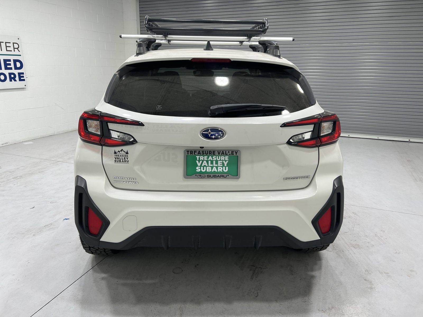 Used 2024 Subaru Crosstrek 2.0i Premium w/ Crosstrek Mirror Package AWD/4WD image 7