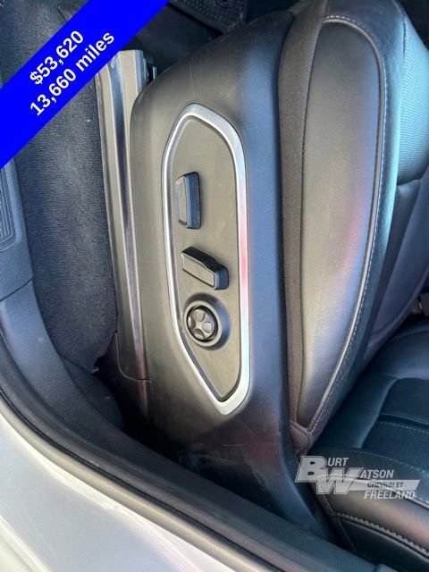 Used 2025 Jeep Wagoneer L Series II w/ 8-pass Seating Package AWD/4WD image 13