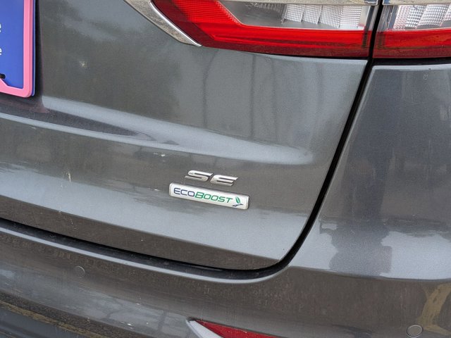 Used 2020 Ford Fusion SE FWD image 13