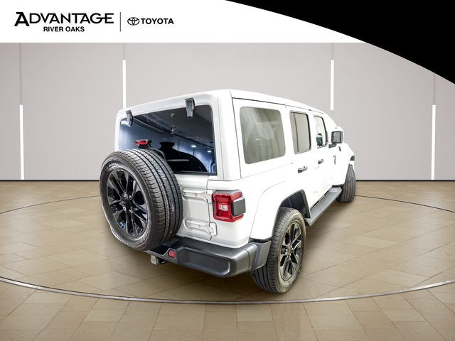 Used 2023 Jeep Wrangler Unlimited Sahara w/ Cold Weather Group AWD/4WD image 7
