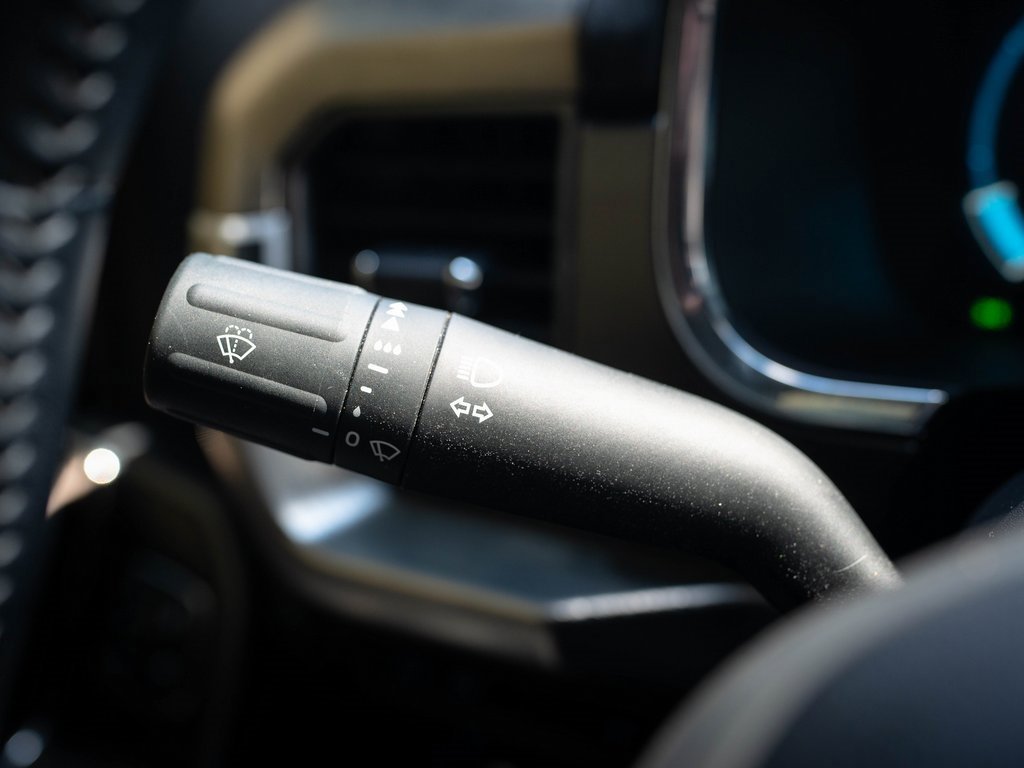 Used 2022 Ford F150 Lariat w/ Trailer Tow Package image 25