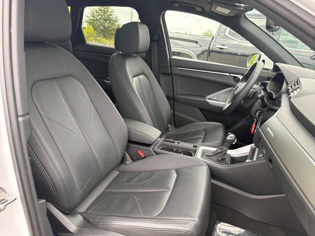 Used 2025 Audi Q3 2.0T Premium AWD/4WD image 32