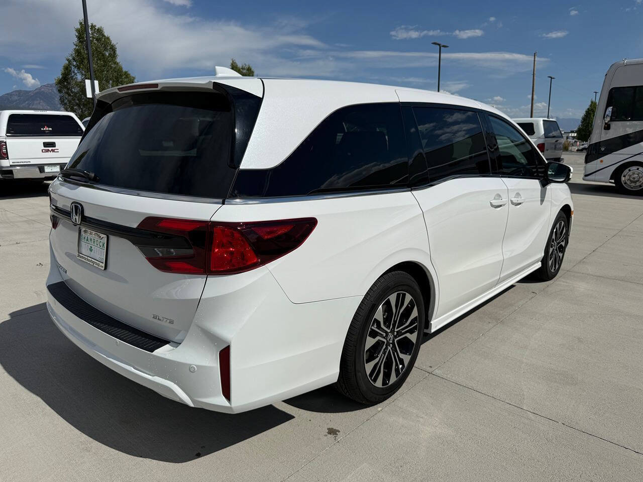 Used 2026 Honda Odyssey Elite image 3