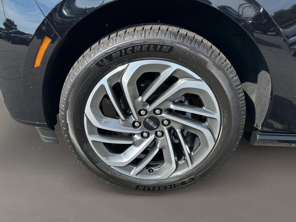 Used 2026 Lincoln Navigator Reserve AWD/4WD image 10