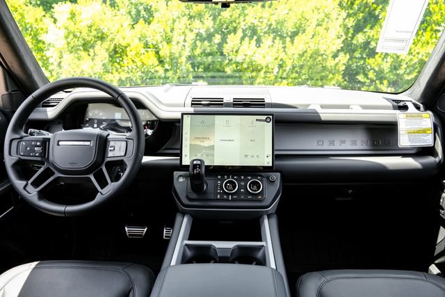 New 2026 Land Rover Defender 130 V8 AWD/4WD image 18
