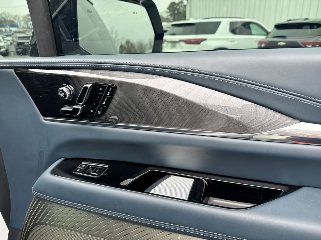 Used 2025 Cadillac Escalade IQ Luxury 2 image 32