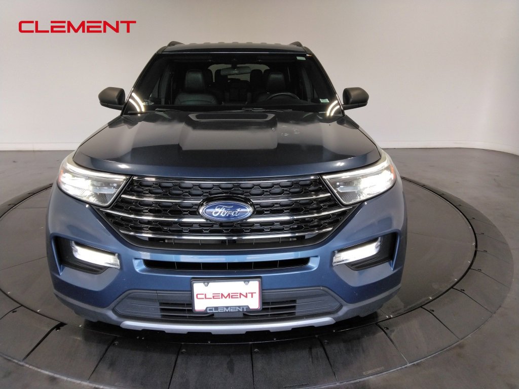 Used 2020 Ford Explorer XLT w/ Equipment Group 202A image 2