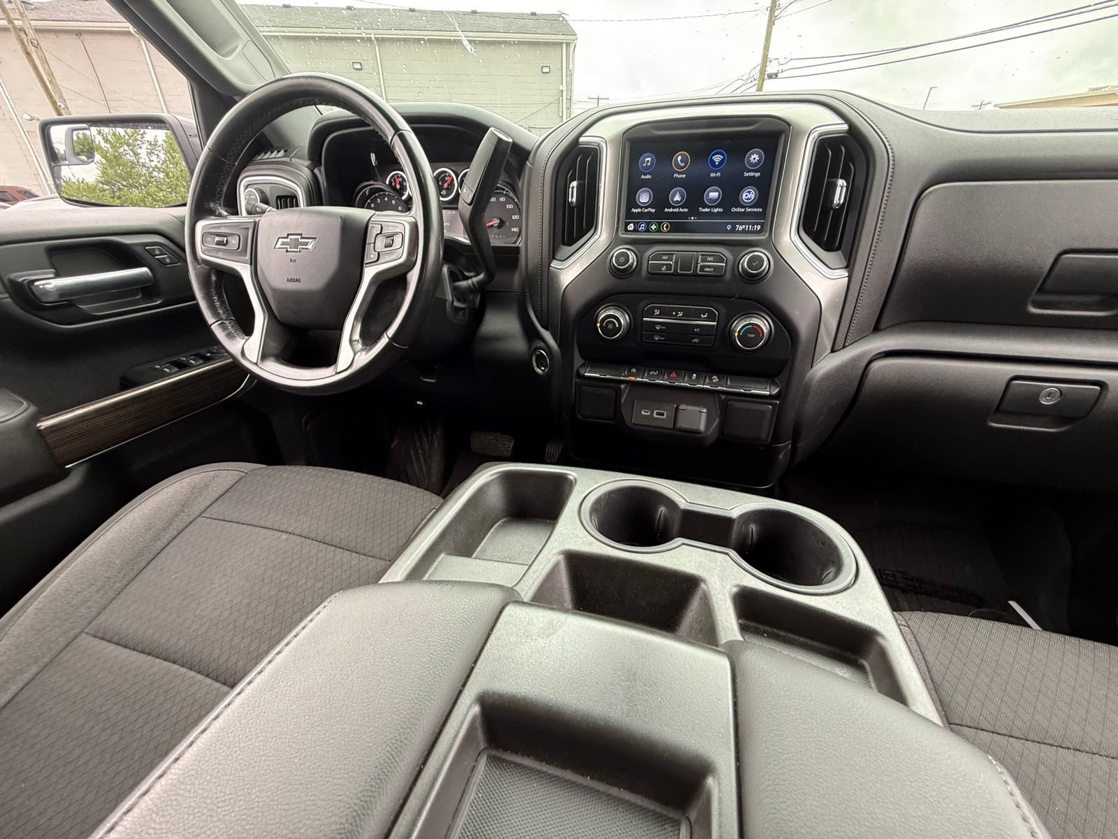 Used 2020 Chevrolet Silverado 1500 LT Trail Boss AWD/4WD image 3