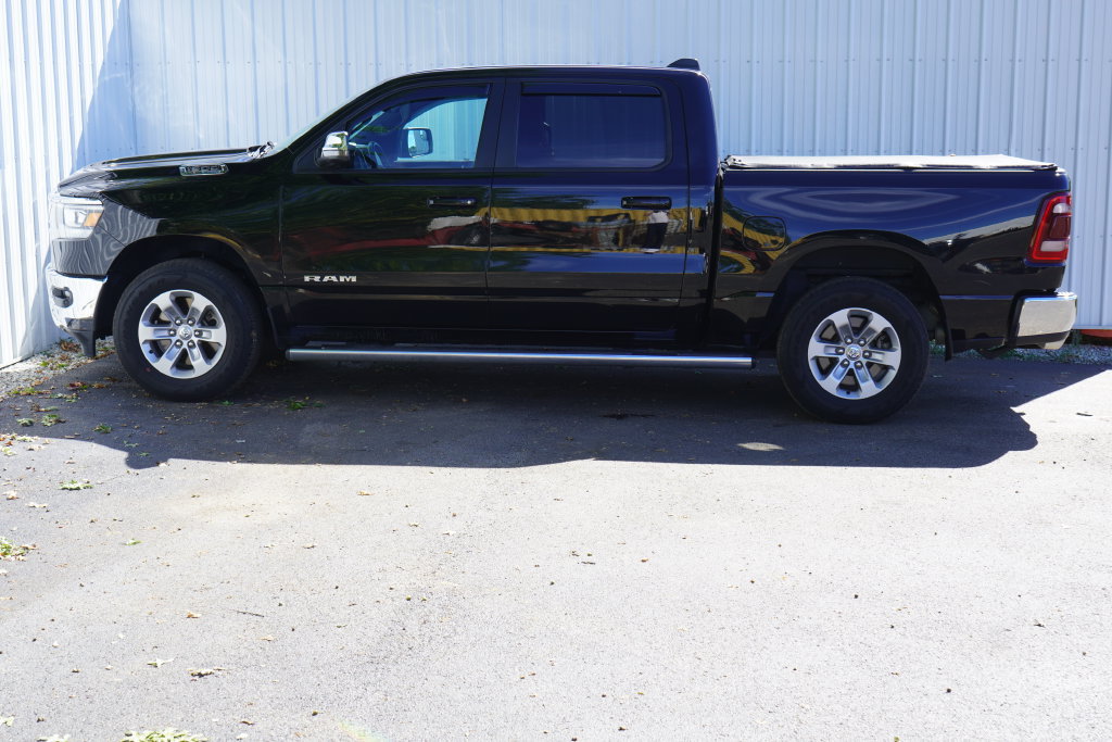 Used 2023 RAM 1500 Laramie AWD/4WD image 3