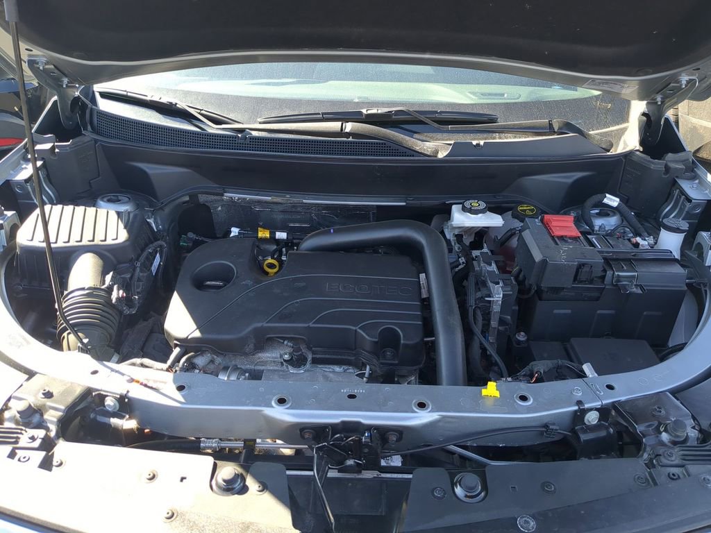 Used 2025 Chevrolet Equinox LT image 32