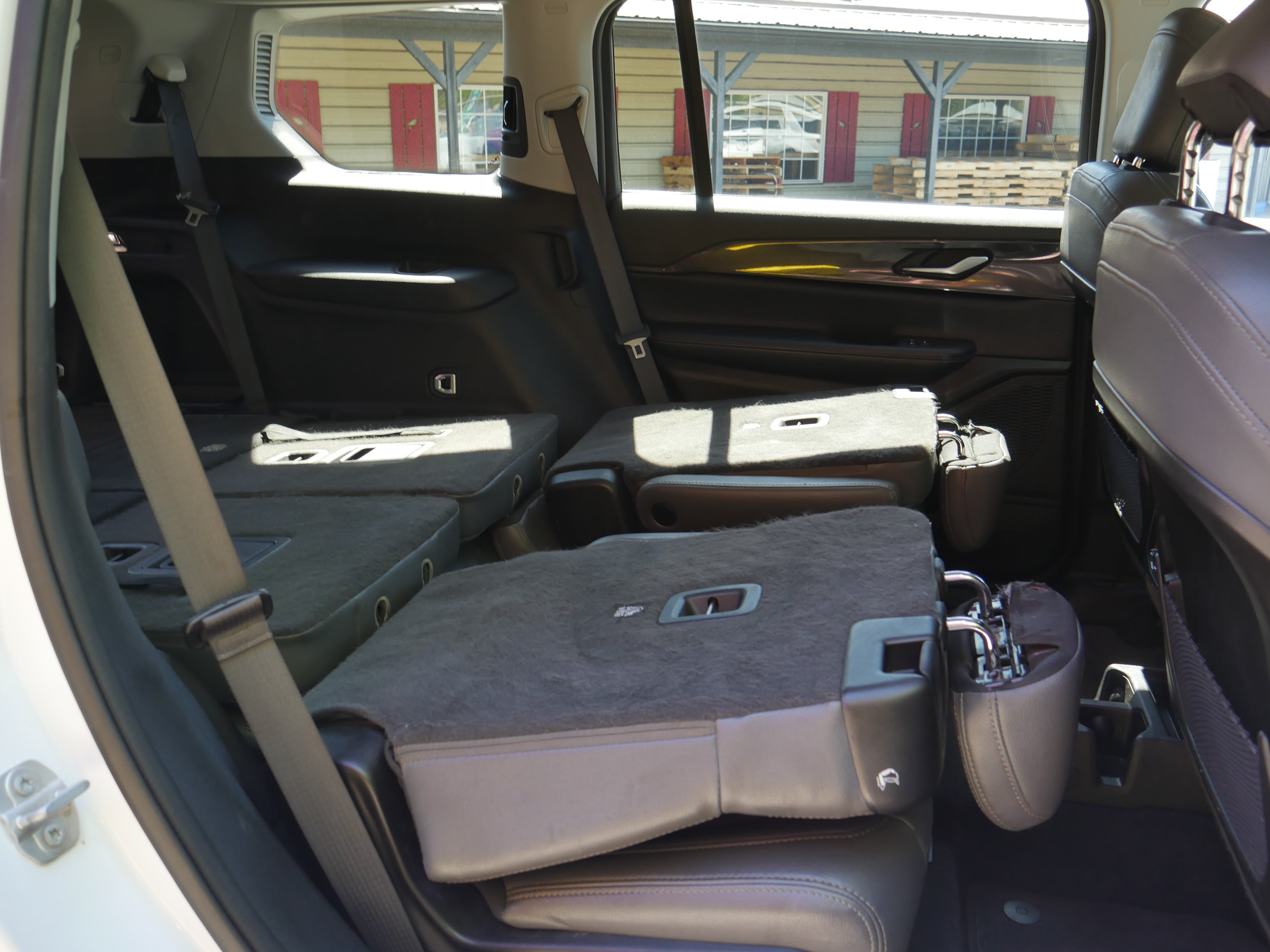 Used 2023 Jeep Grand Cherokee L Laredo AWD/4WD image 29