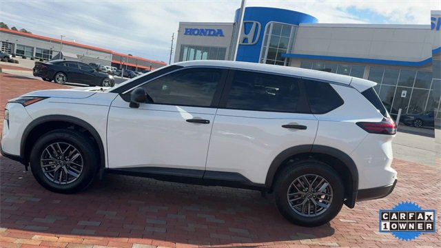 Used 2025 Nissan Rogue S image 8