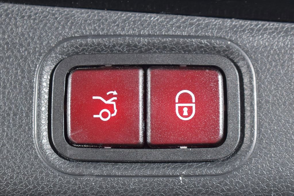 Certified 2020 Mercedes-Benz E 350 4MATIC Sedan image 6