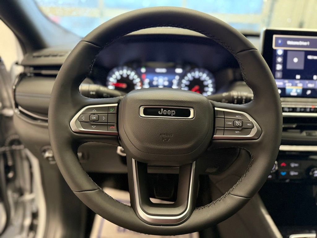 New 2026 Jeep Compass Latitude image 22