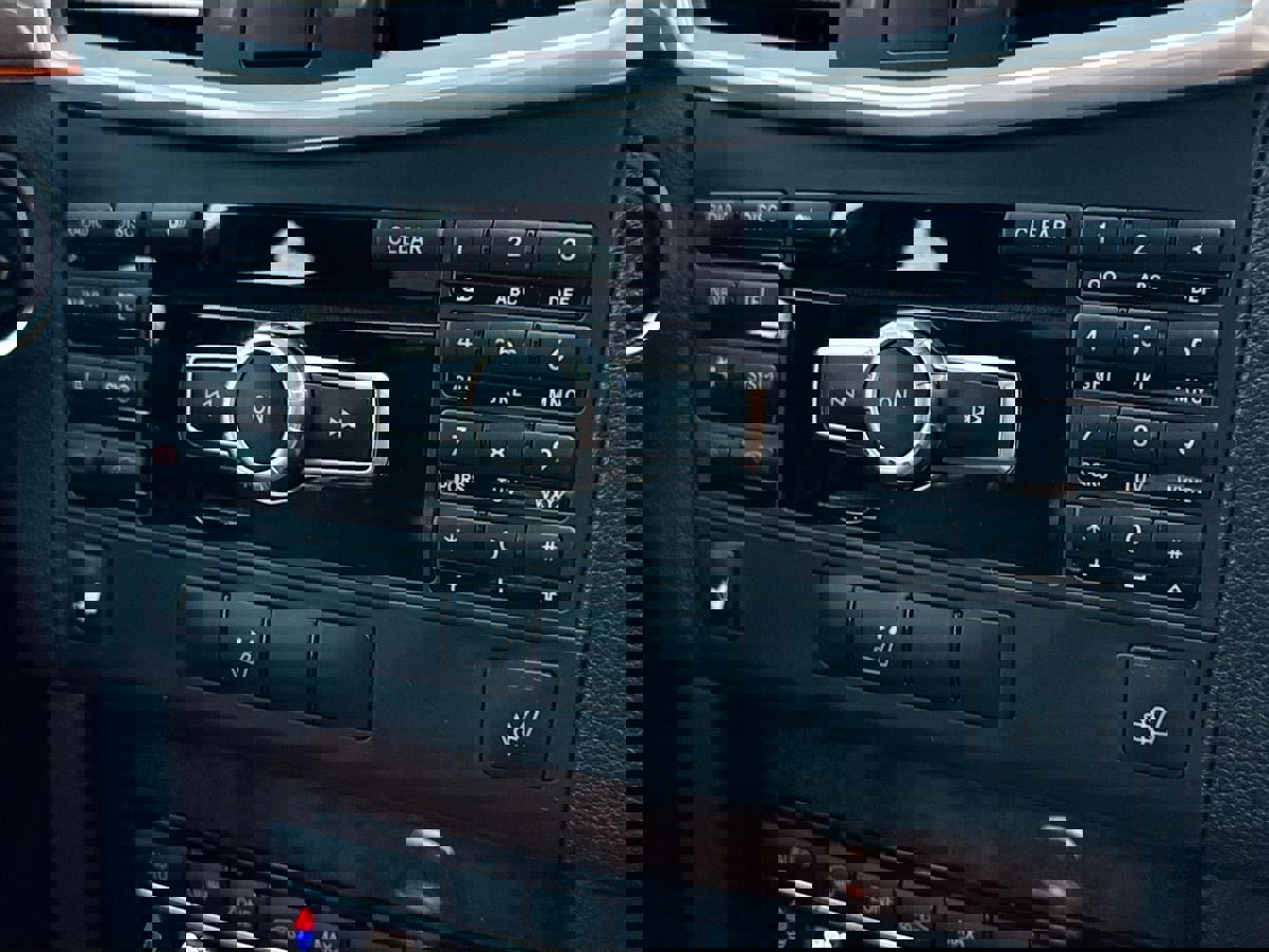 Used 2013 Mercedes-Benz E 350 4MATIC Wagon image 34