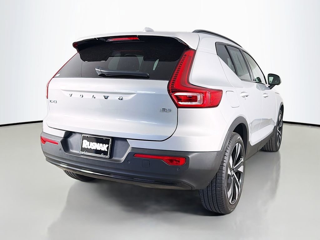 Certified 2023 Volvo XC40 B5 Ultimate w/ Protection Package Premier AWD/4WD image 7