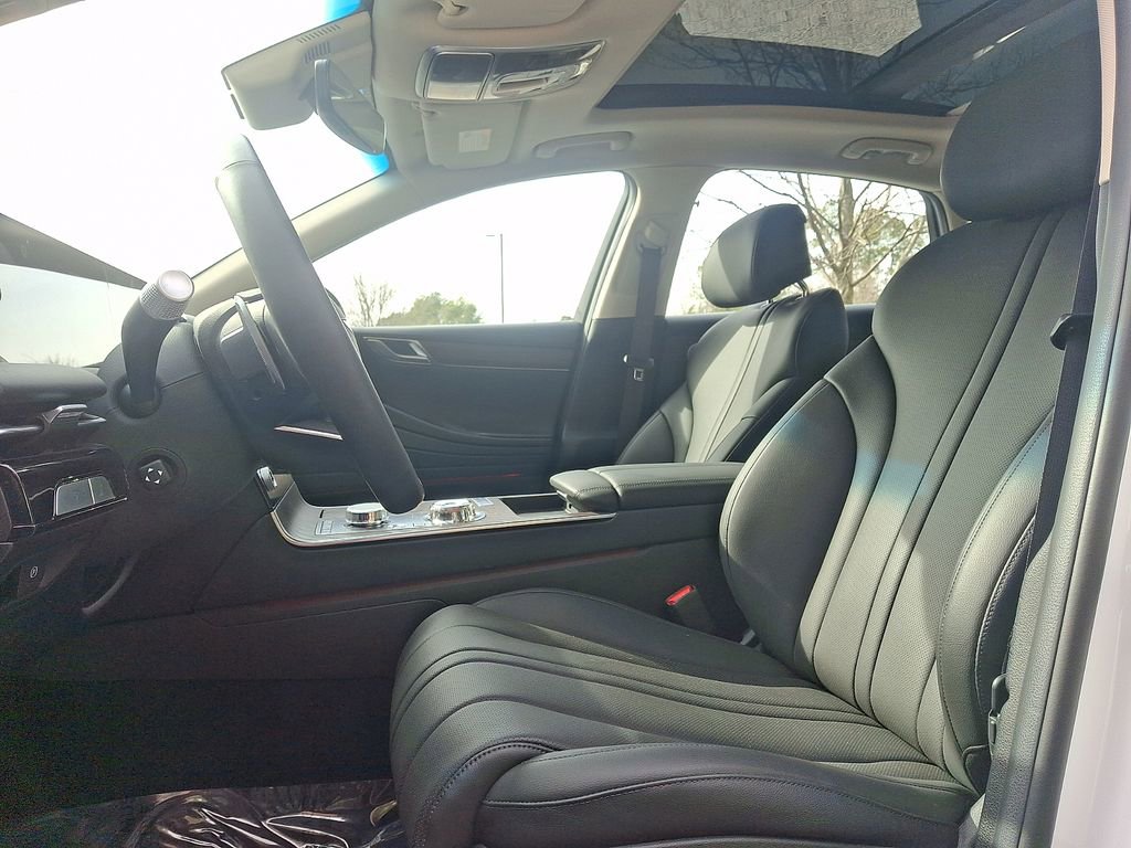 Used 2025 Genesis G80 2.5T Advanced image 12
