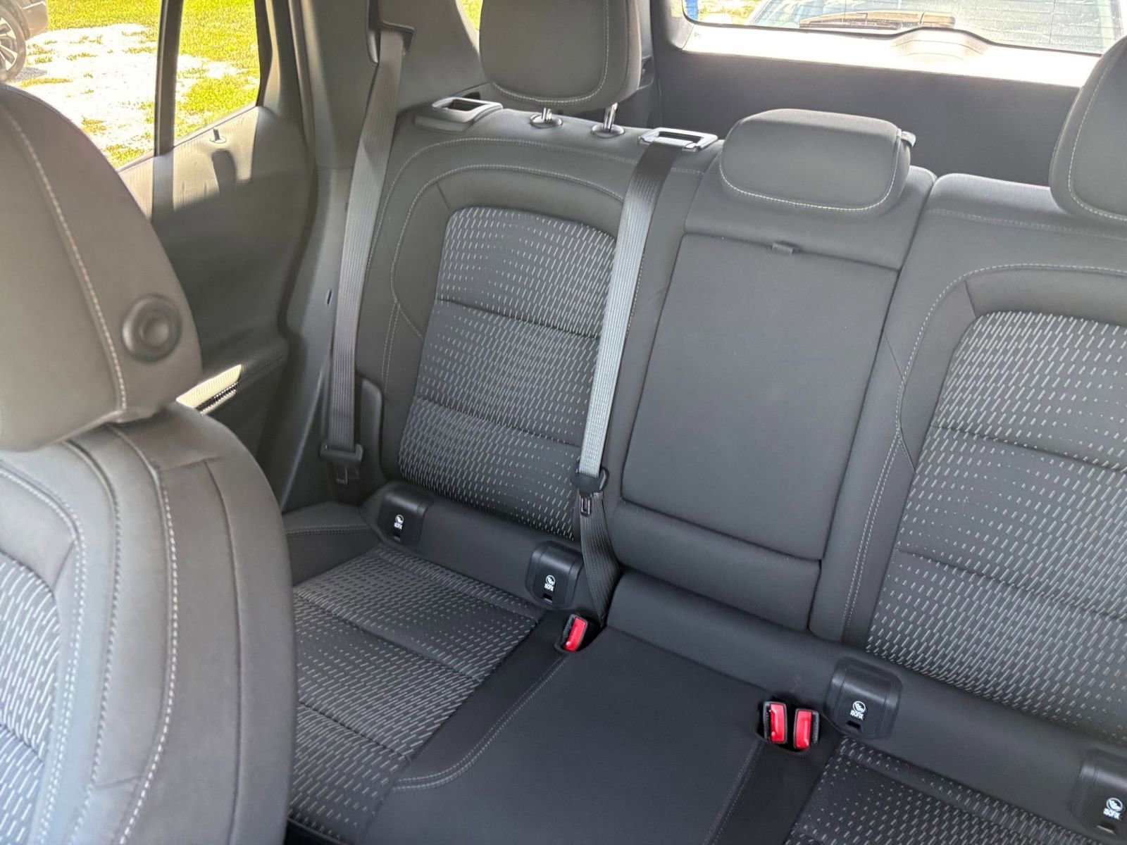 Used 2025 Chevrolet Equinox LT FWD image 41