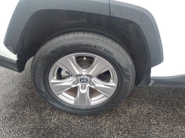 Certified 2025 Toyota RAV4 XLE AWD/4WD image 29