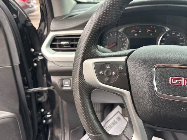 Used 2023 GMC Acadia SLE image 17