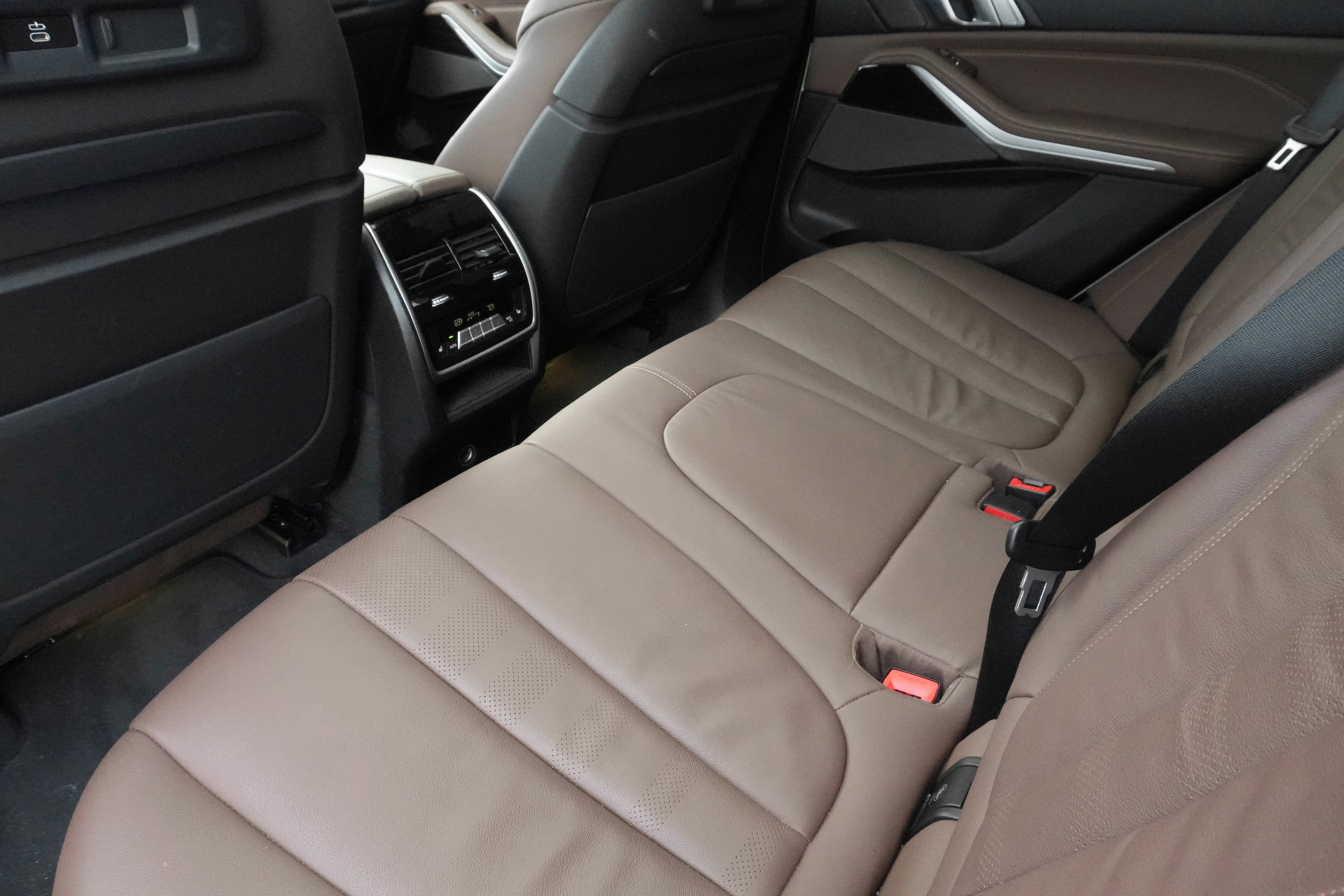 Used 2020 BMW X5 xDrive40i w/ Executive Package image 39