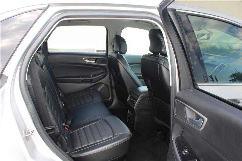 Used 2016 Ford Edge SEL w/ Equipment Group 201A FWD image 14