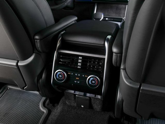 Certified 2025 Land Rover Range Rover SE AWD/4WD image 21