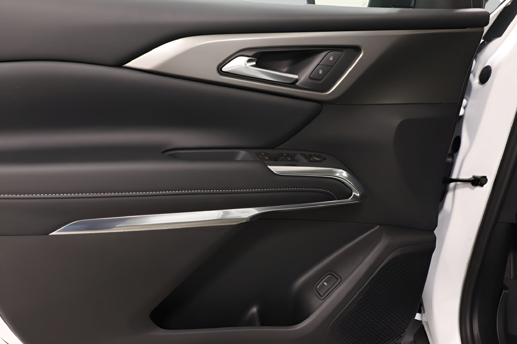 New 2026 Chevrolet Traverse LT w/ Driver Confidence Package FWD image 21