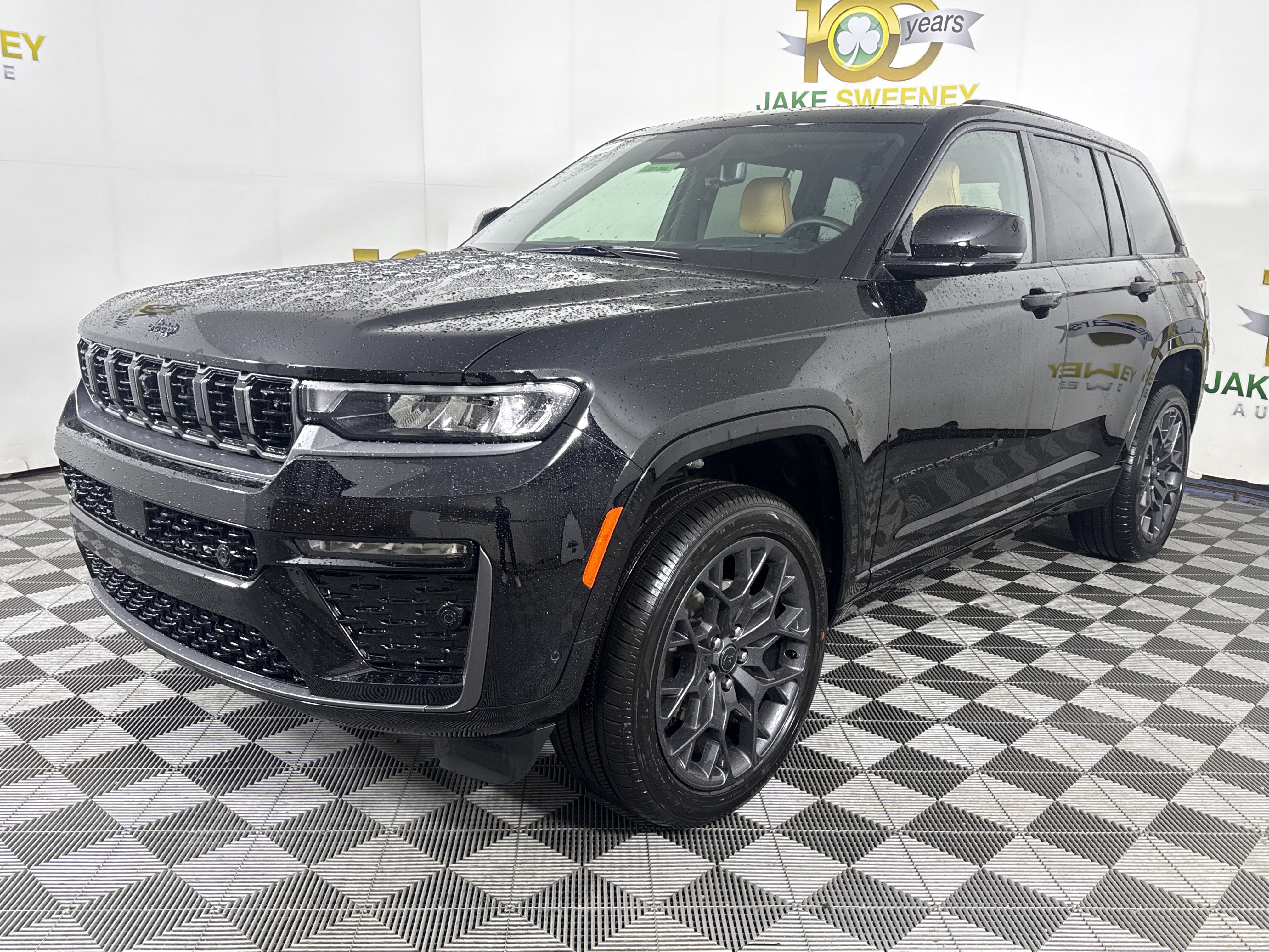 New 2027 Jeep Grand Cherokee Summit AWD/4WD image 3
