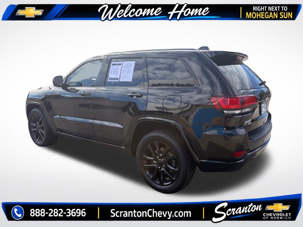 Used 2022 Jeep Grand Cherokee Laredo X AWD/4WD image 3