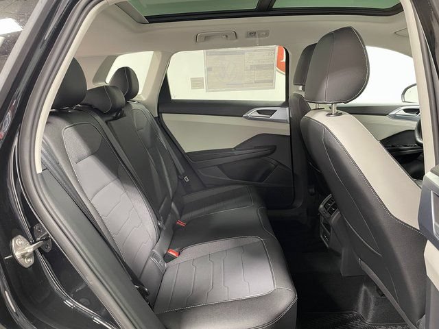 New 2026 Volkswagen Taos SE AWD/4WD image 24