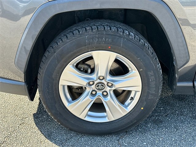 Used 2021 Toyota RAV4 XLE image 11