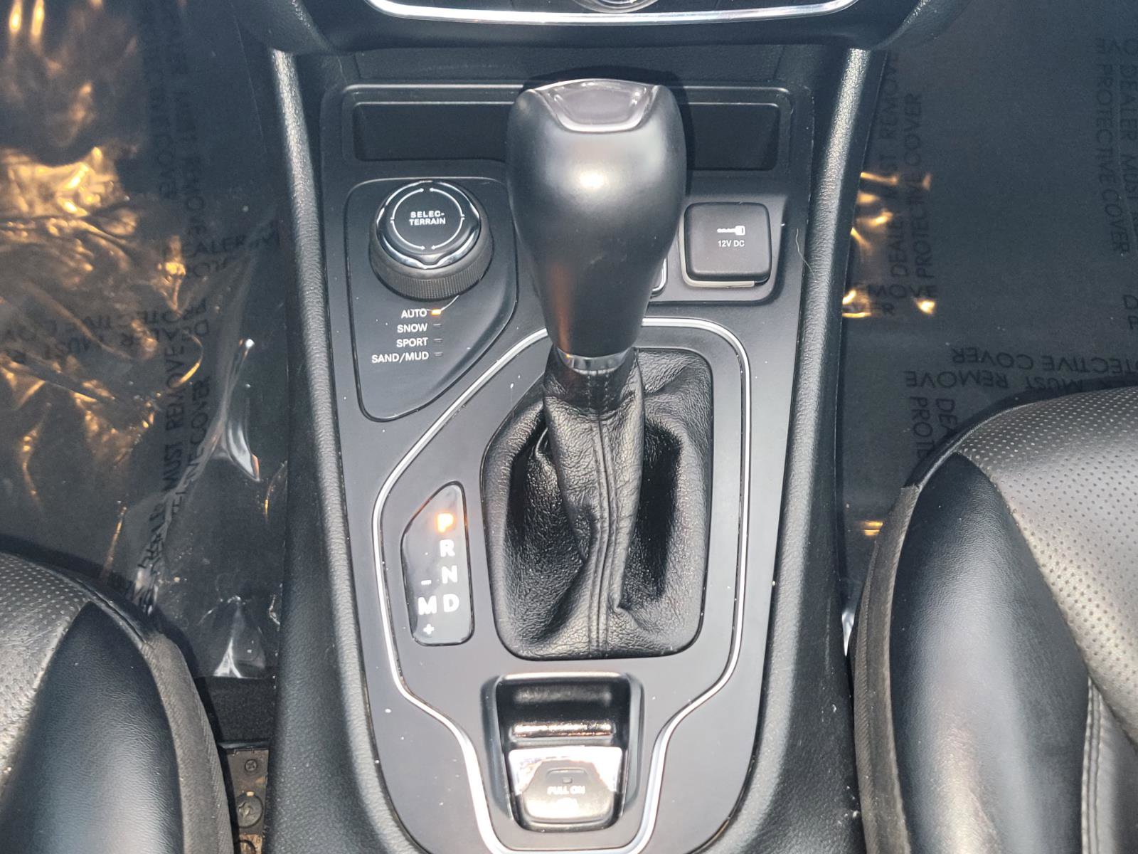 Used 2022 Jeep Cherokee Latitude Lux w/ Mopar Interior Package AWD/4WD image 27