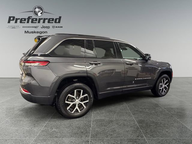 Used 2024 Jeep Grand Cherokee Limited w/ Luxury Tech Group II image 10