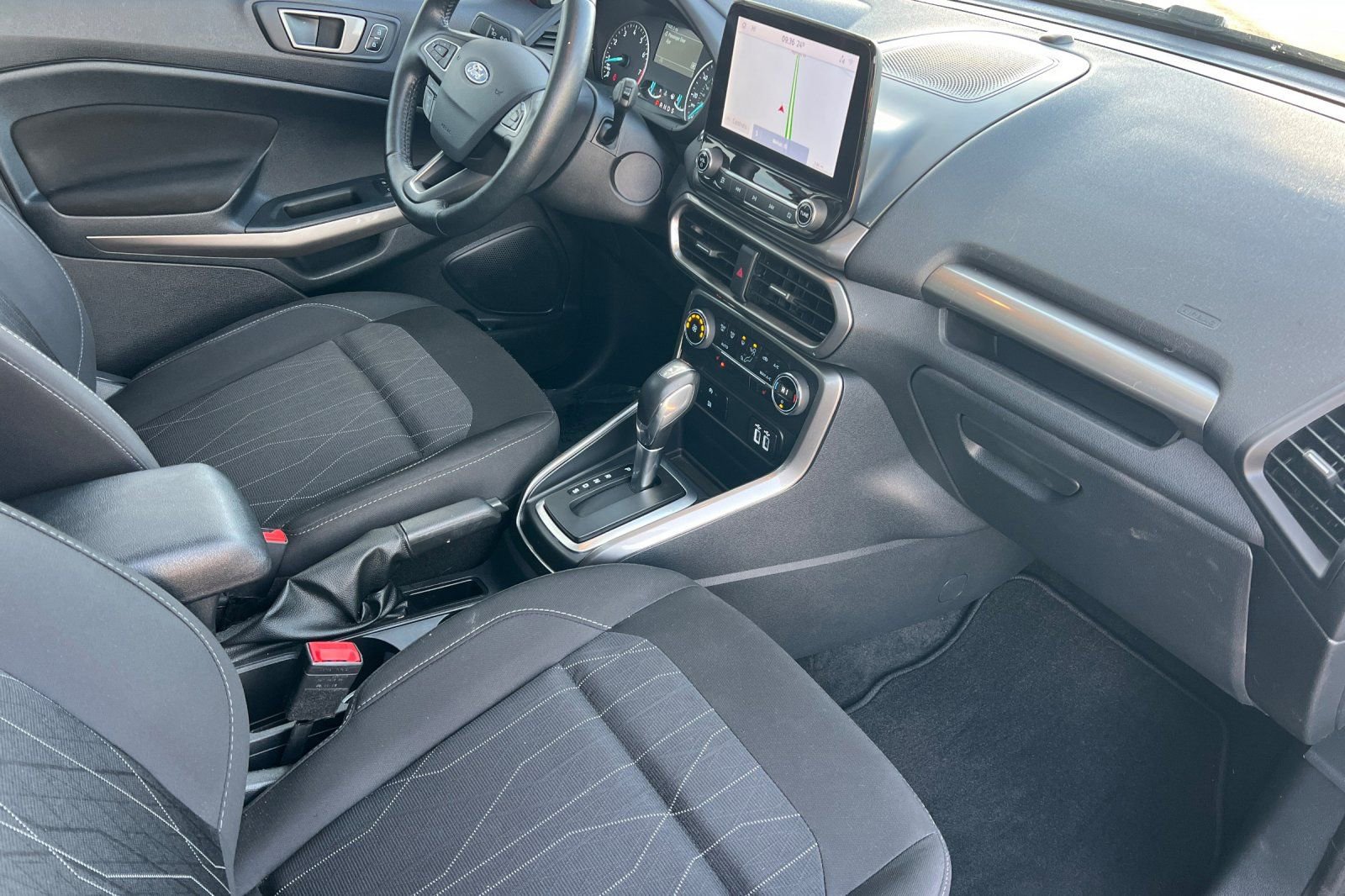 Used 2020 Ford EcoSport SE w/ SE Convenience Package image 17