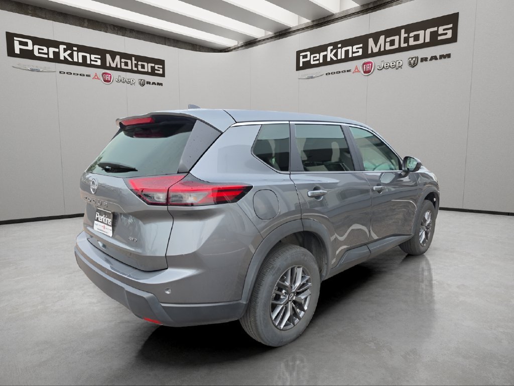 Used 2026 Nissan Rogue SV AWD/4WD image 5