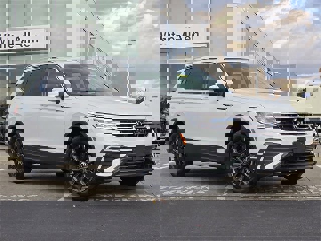 Used 2024 Volkswagen Tiguan SE video 2