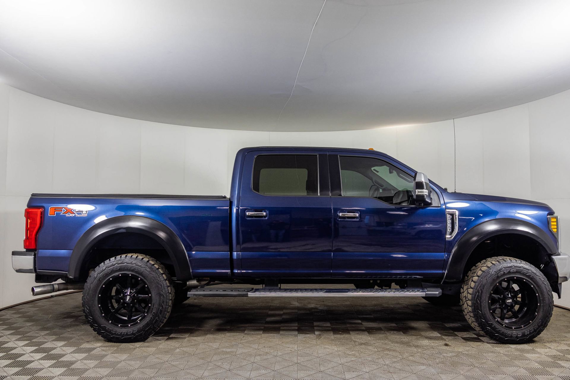 Used 2018 Ford F250 Lariat w/ Chrome Package image 14