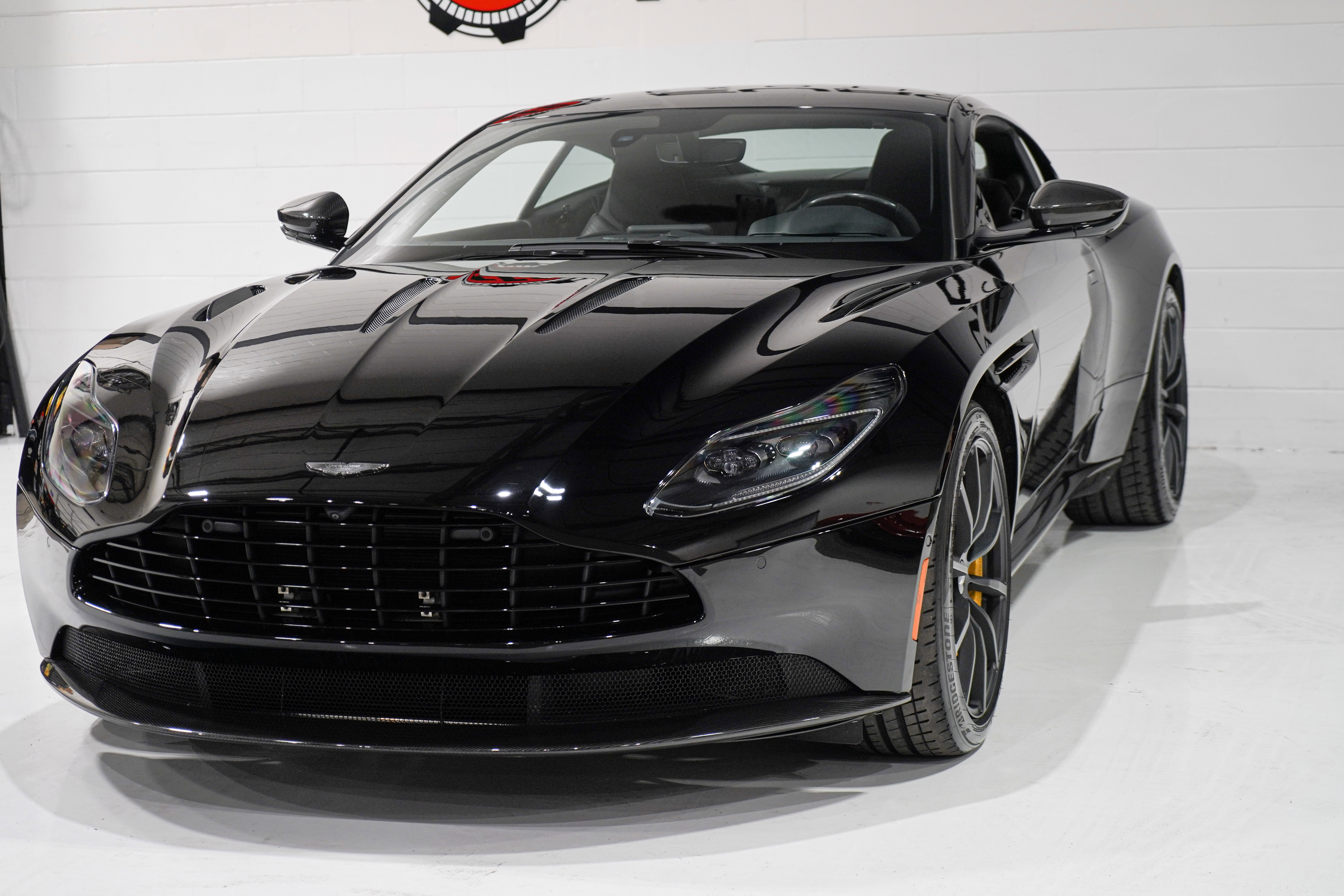 Used 2023 Aston Martin DB11 V12 RWD image 31