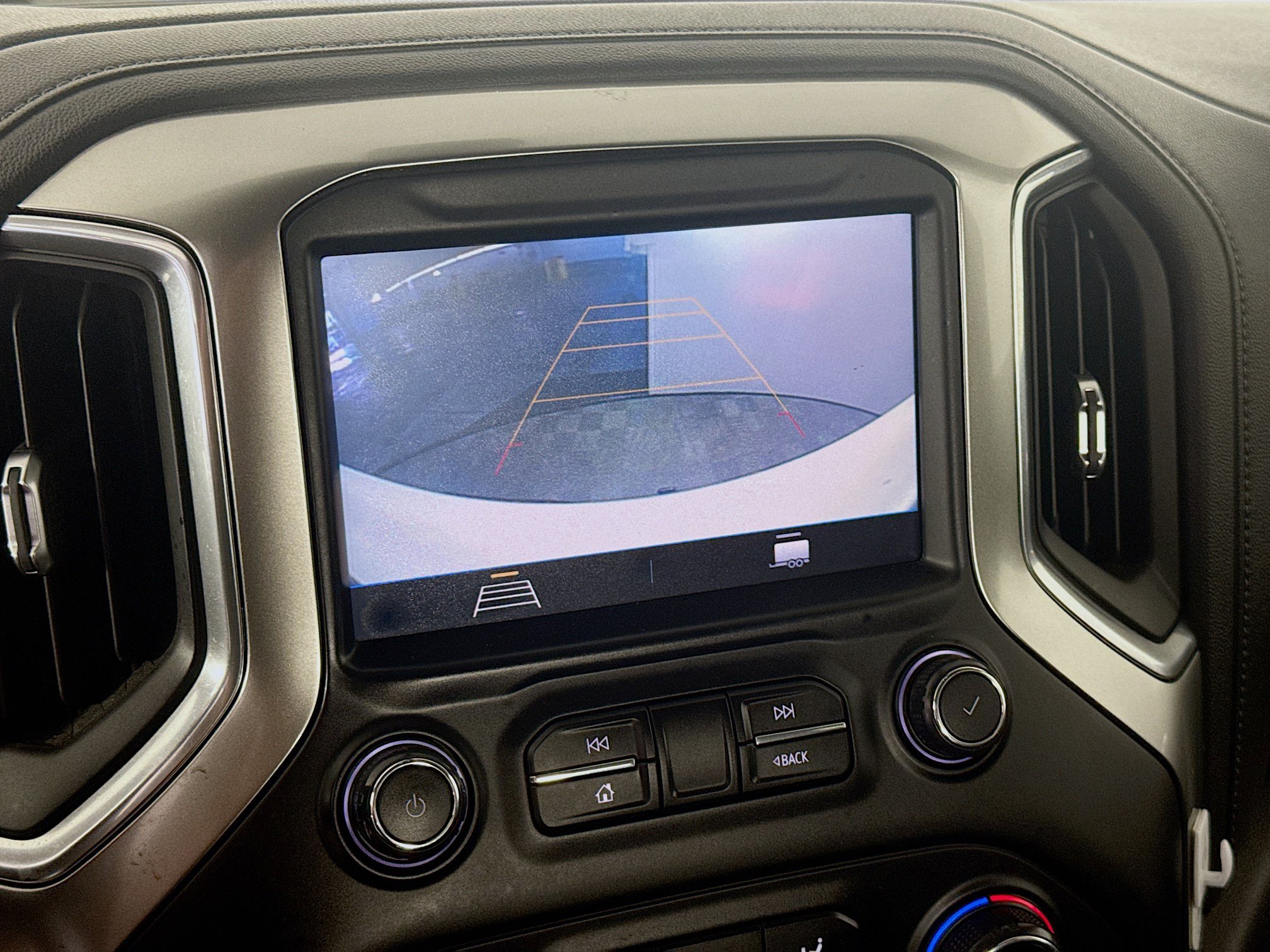 Used 2021 Chevrolet Silverado 1500 LT AWD/4WD image 19
