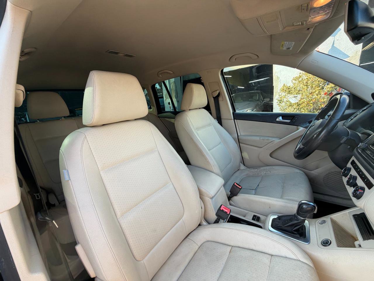 Used 2016 Volkswagen Tiguan S image 30