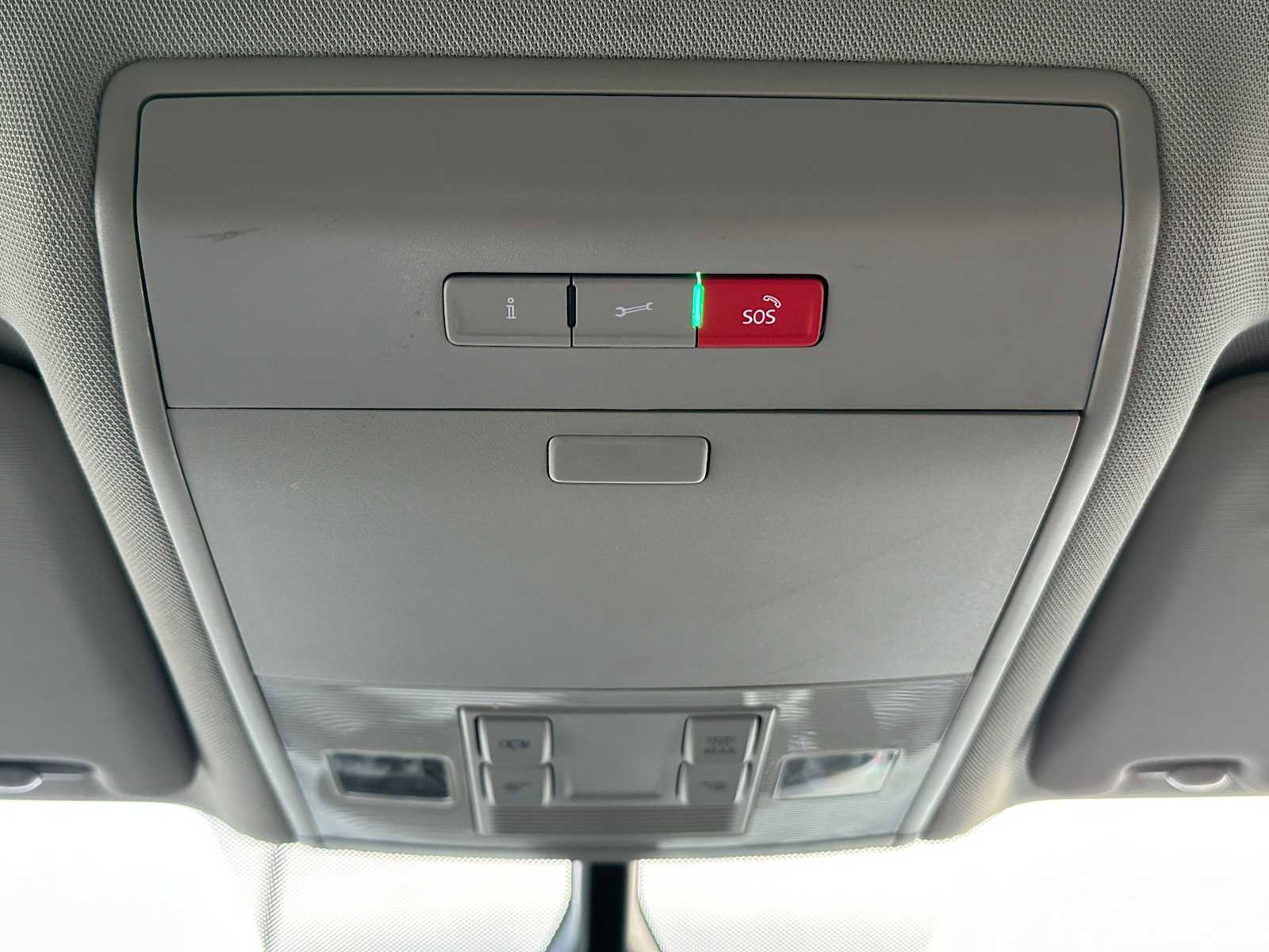 Used 2022 Volkswagen Atlas SE image 32