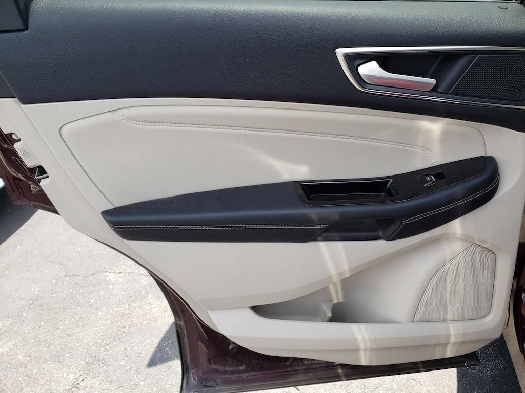 Used 2019 Ford Edge Titanium w/ Equipment Group 301A AWD/4WD image 34