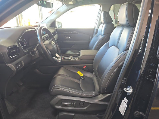 Used 2023 Honda Pilot Touring image 8