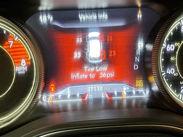 Used 2019 Jeep Cherokee Trailhawk w/ Cold Weather Group image 12