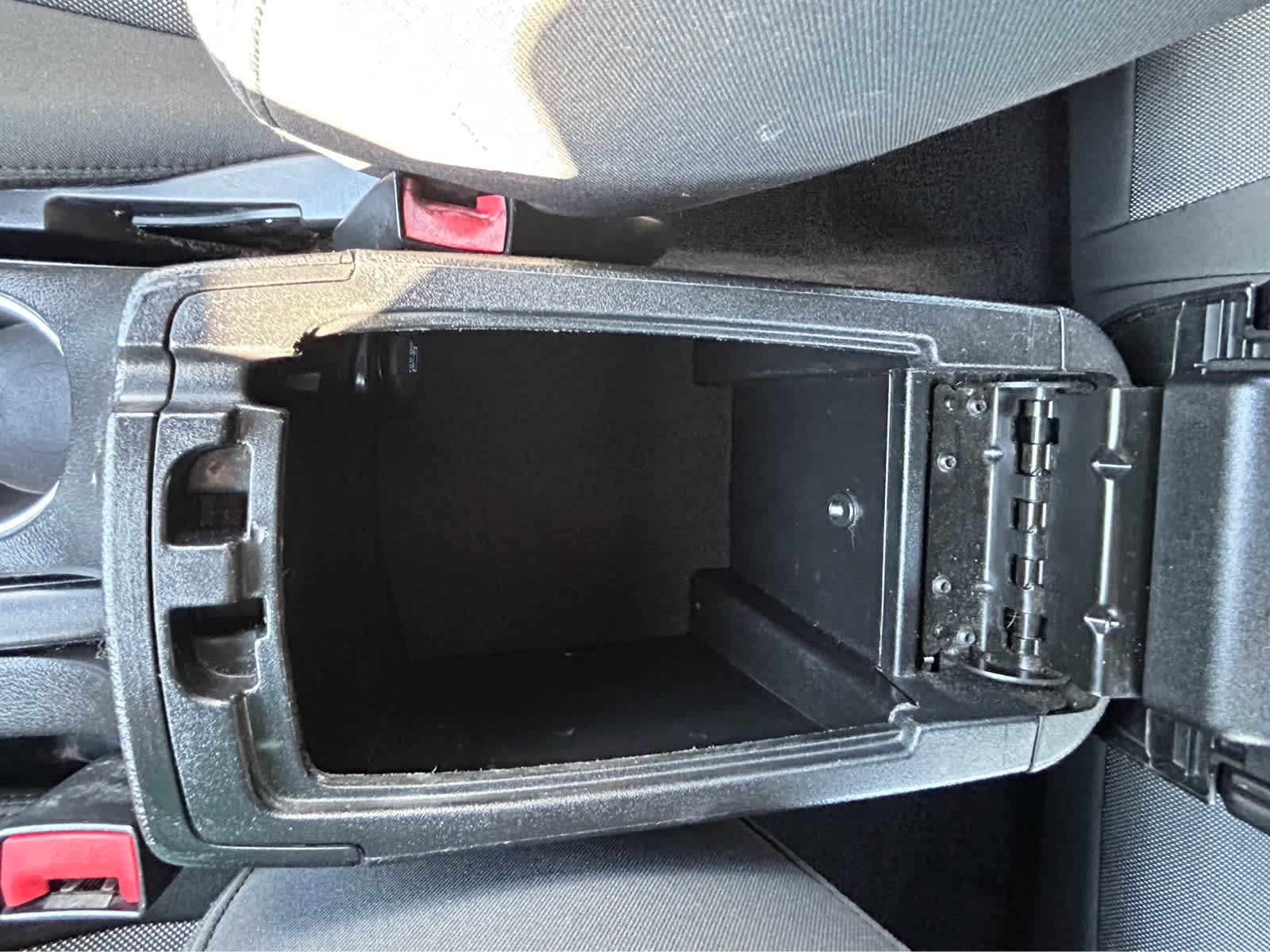 Used 2013 Dodge Avenger SE image 26