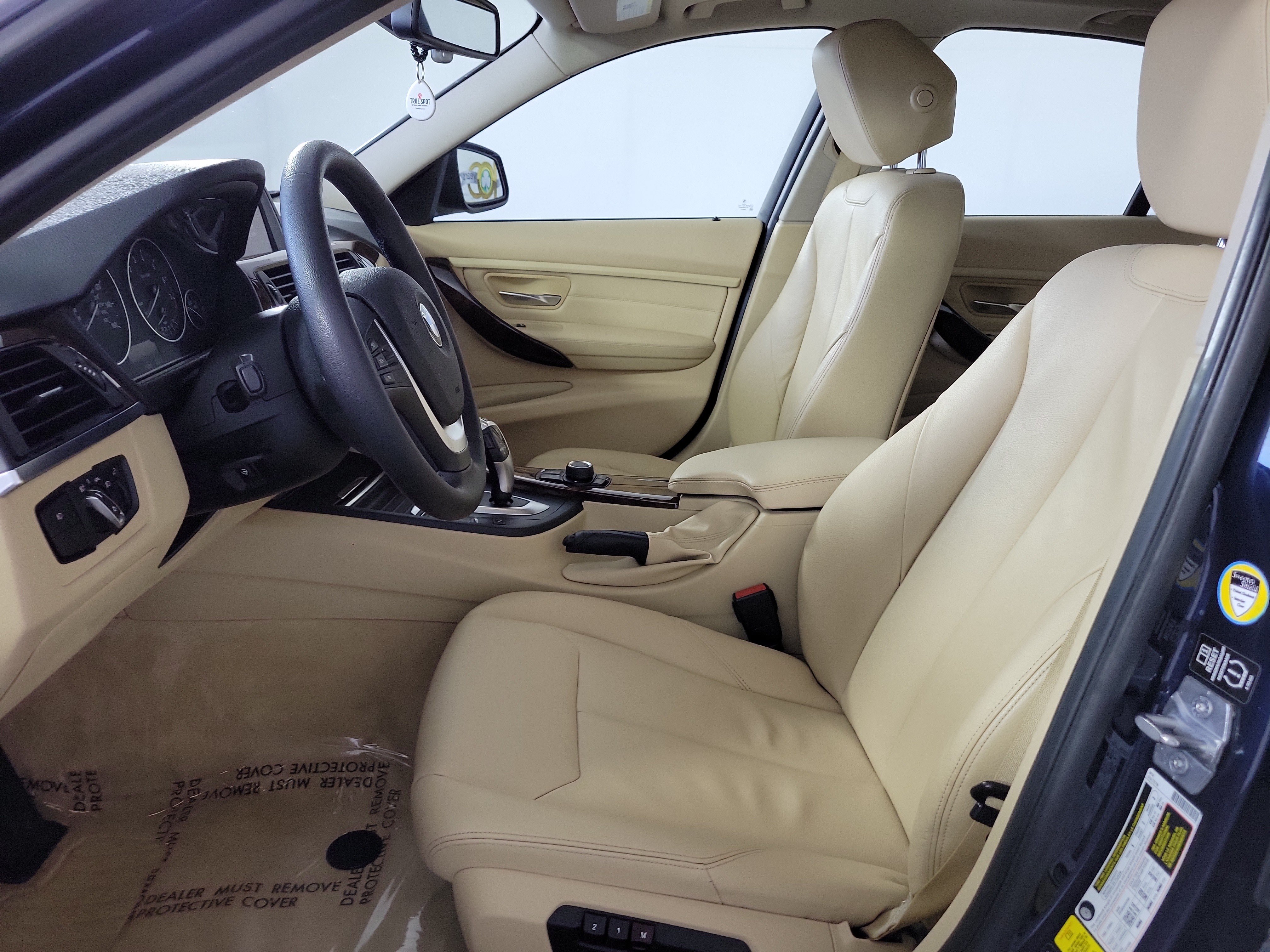 Used 2014 BMW 335i xDrive Sedan AWD/4WD image 9